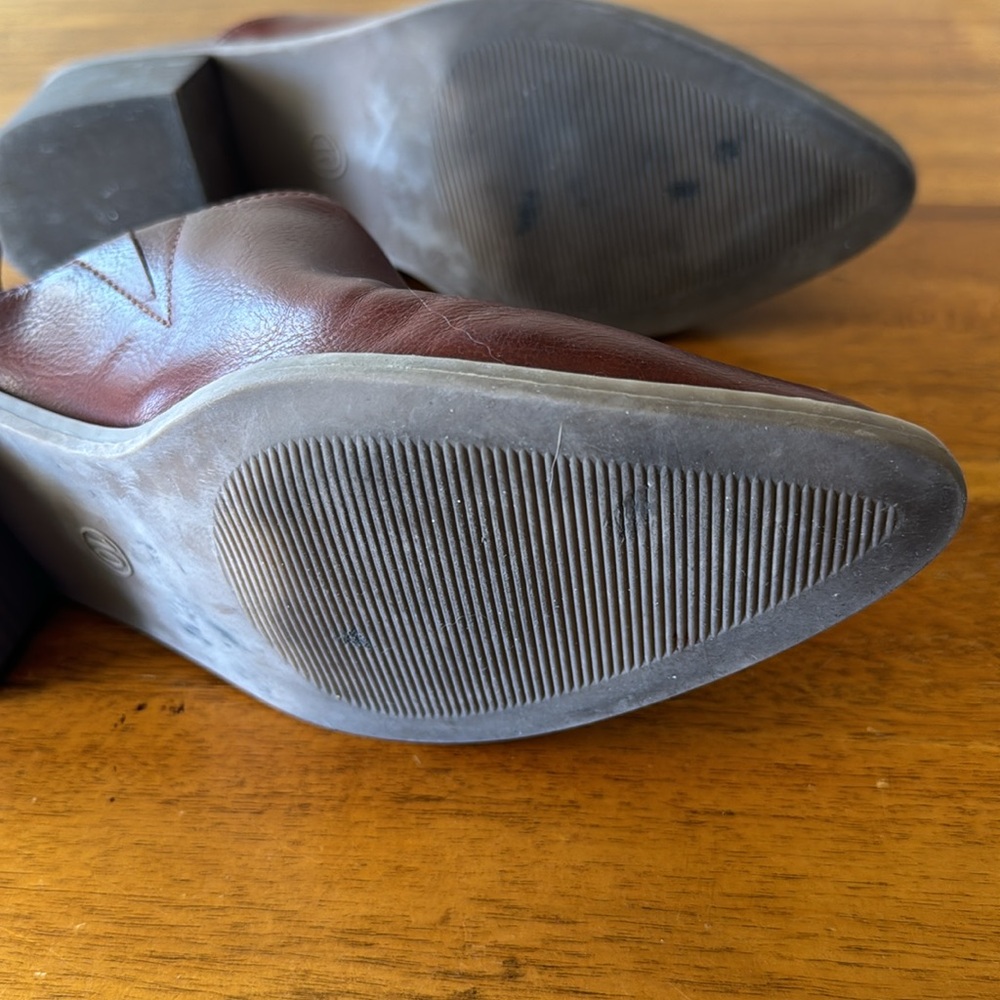 Brown Universal Threads shoes - Picture 4 of 5